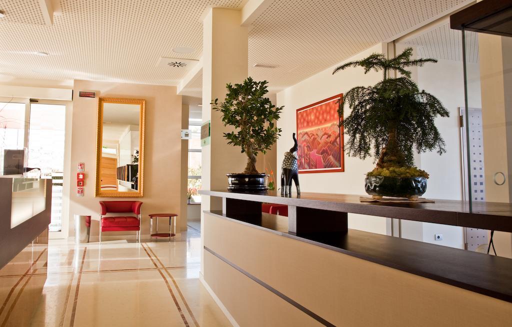 Breaking Business Hotel Mosciano SantʼAngelo Esterno foto