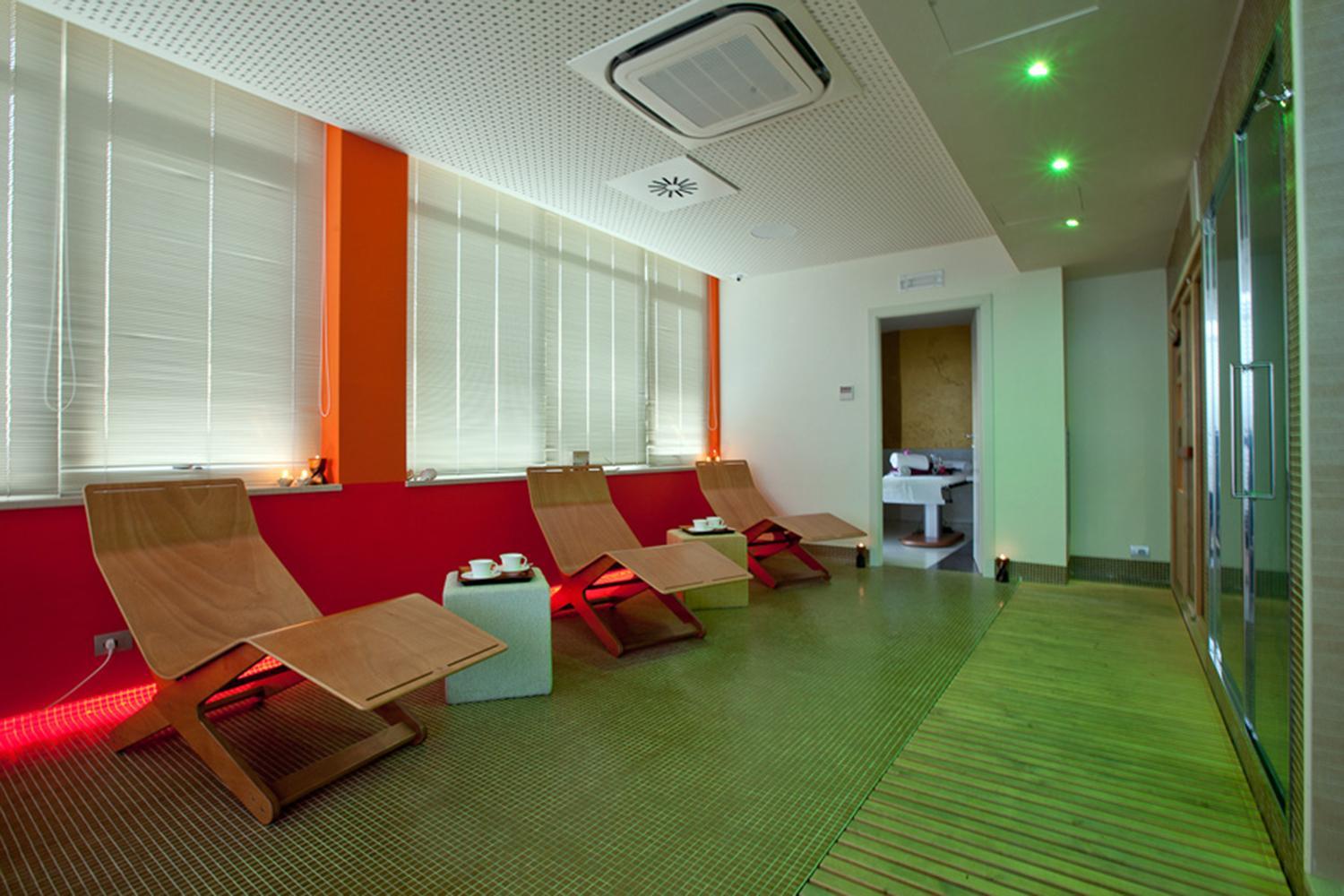 Breaking Business Hotel Mosciano SantʼAngelo Esterno foto