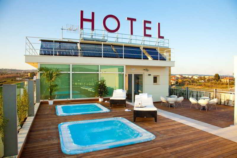 Breaking Business Hotel Mosciano SantʼAngelo Esterno foto