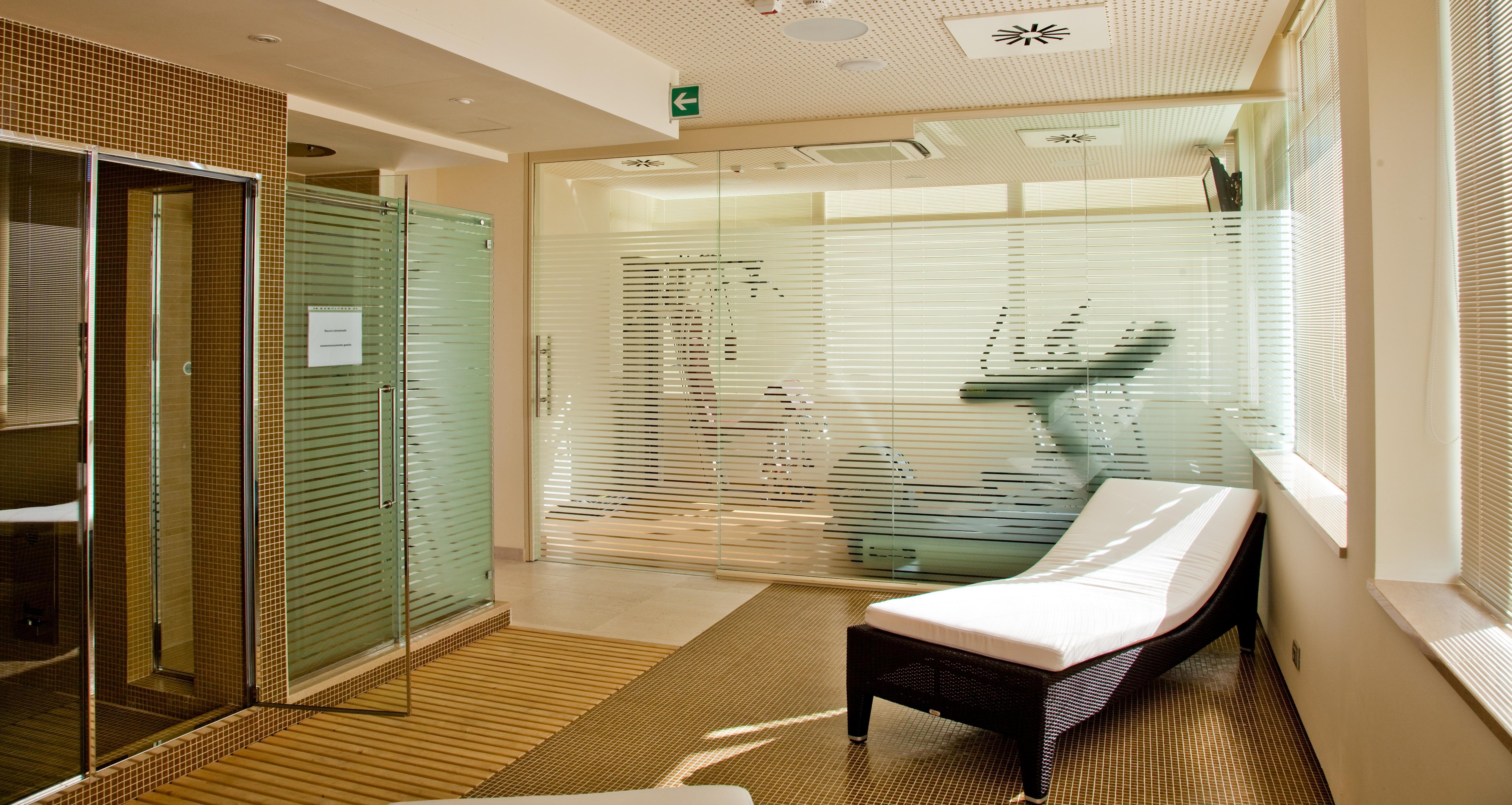 Breaking Business Hotel Mosciano SantʼAngelo Esterno foto