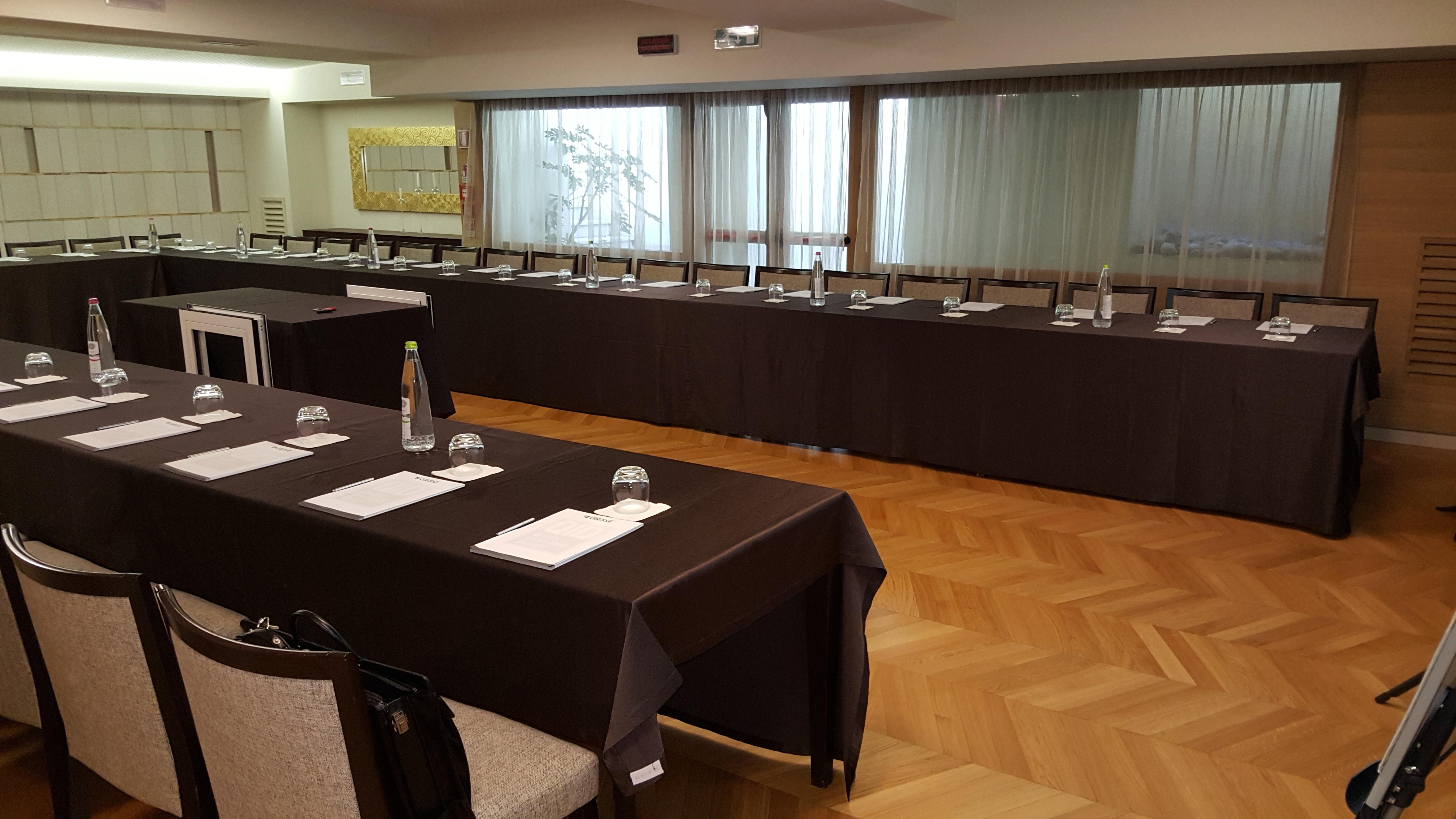 Breaking Business Hotel Mosciano SantʼAngelo Esterno foto
