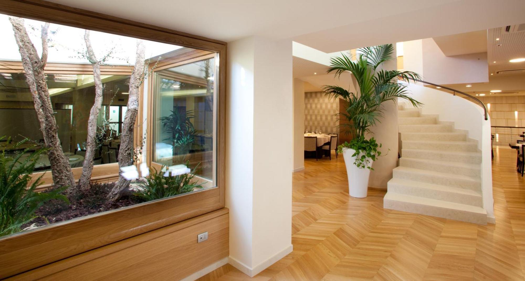 Breaking Business Hotel Mosciano SantʼAngelo Esterno foto