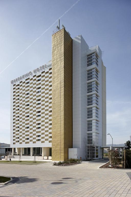 Breaking Business Hotel Mosciano SantʼAngelo Esterno foto