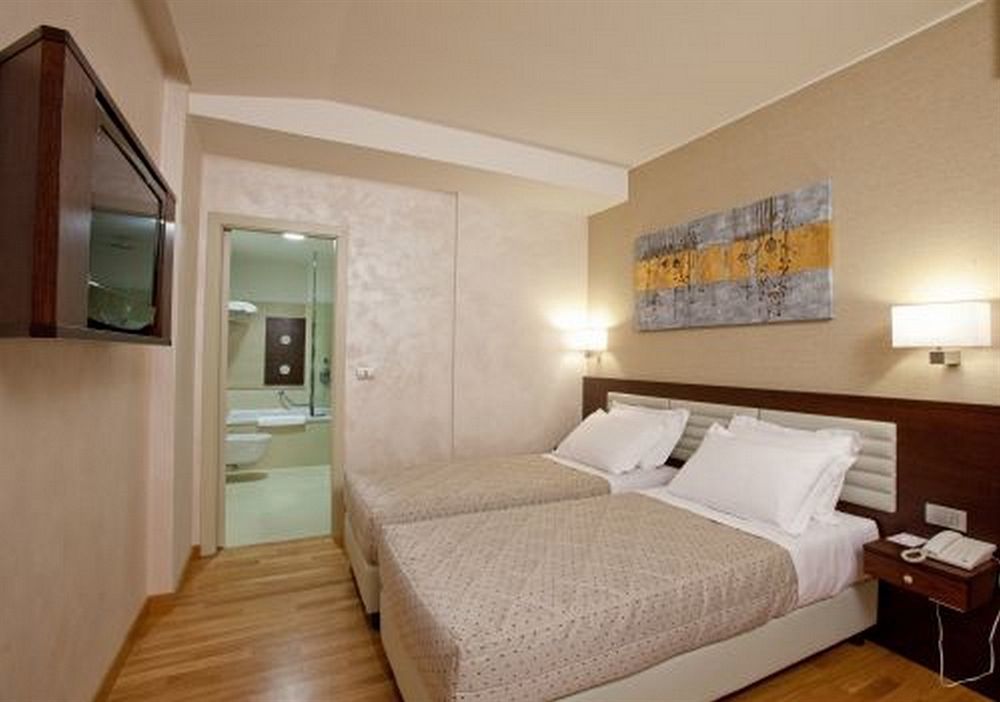 Breaking Business Hotel Mosciano SantʼAngelo Esterno foto