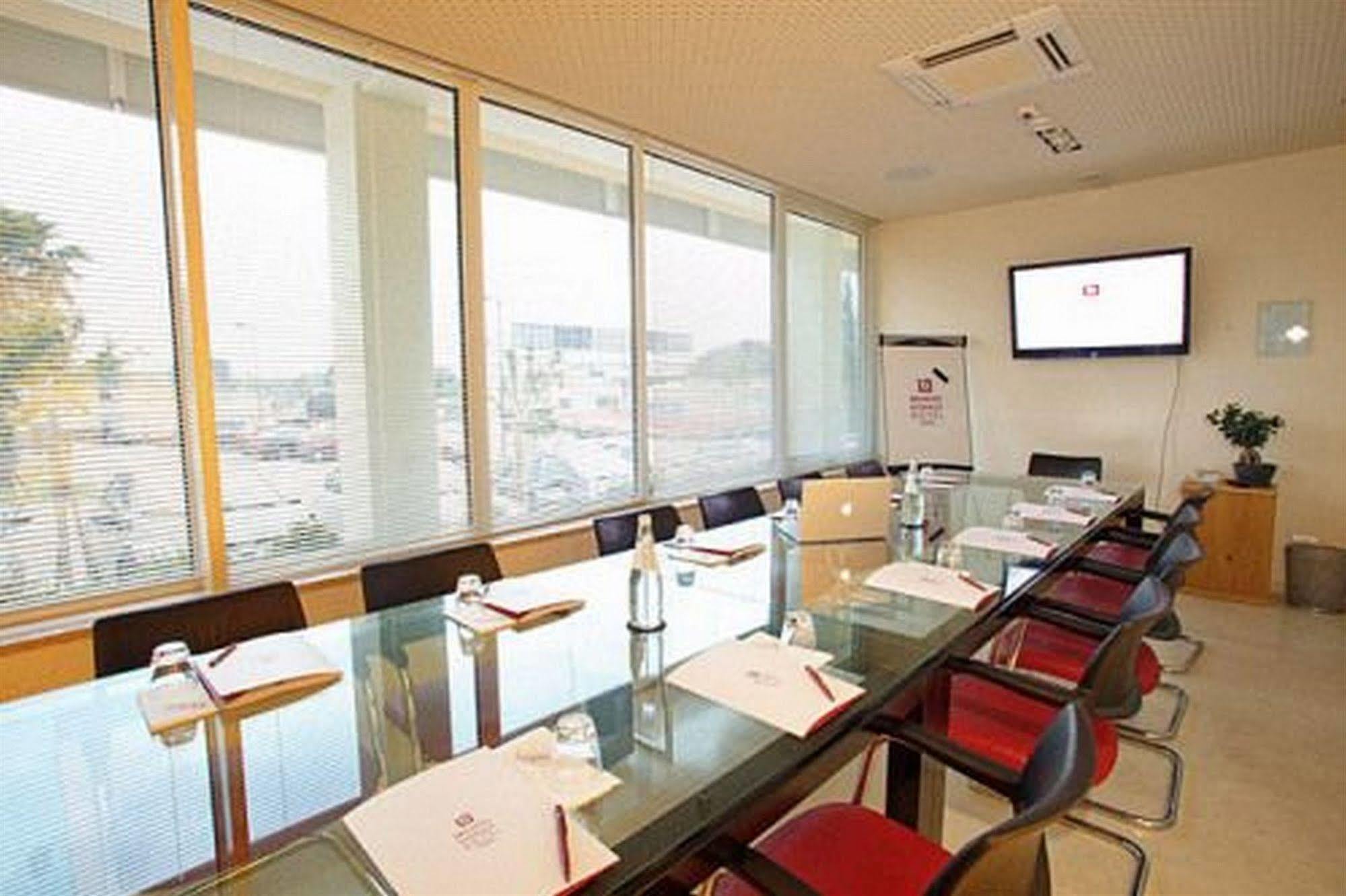 Breaking Business Hotel Mosciano SantʼAngelo Esterno foto