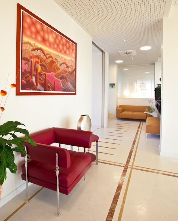 Breaking Business Hotel Mosciano SantʼAngelo Esterno foto