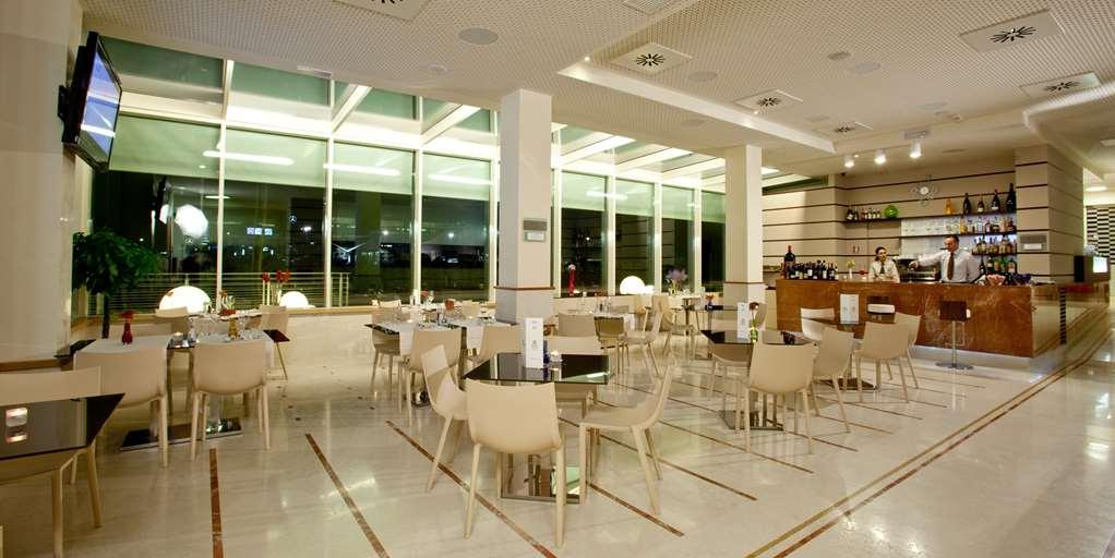 Breaking Business Hotel Mosciano SantʼAngelo Ristorante foto