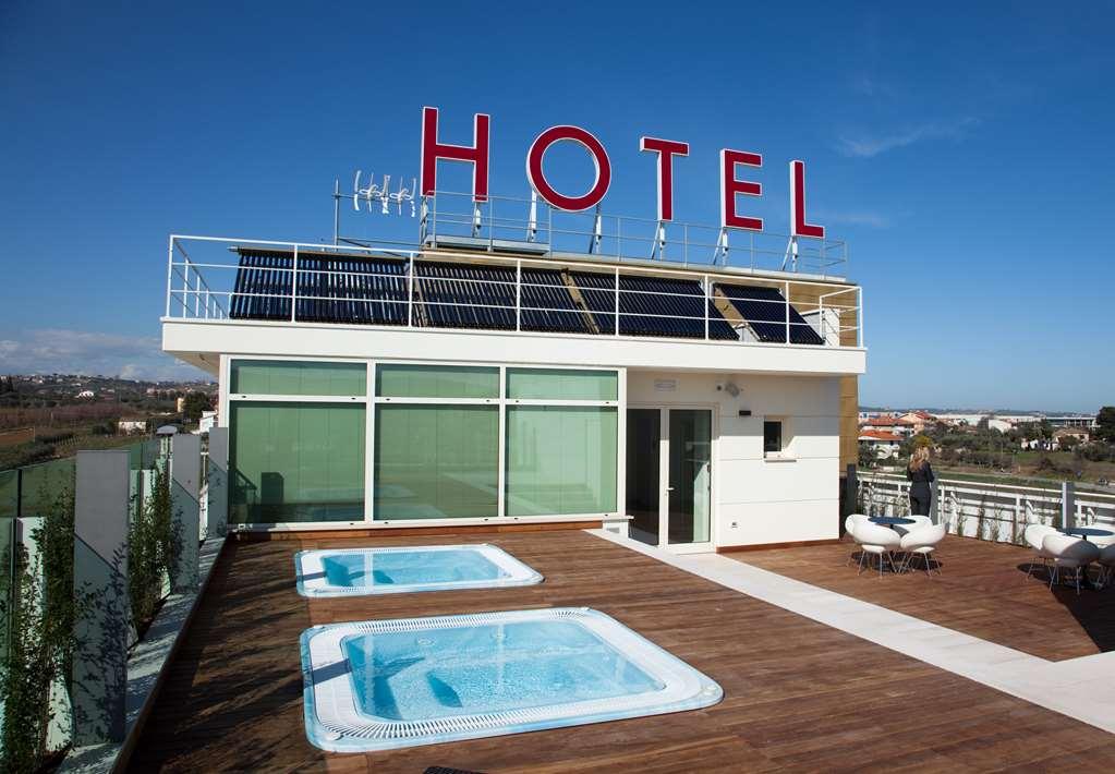 Breaking Business Hotel Mosciano SantʼAngelo Servizi foto