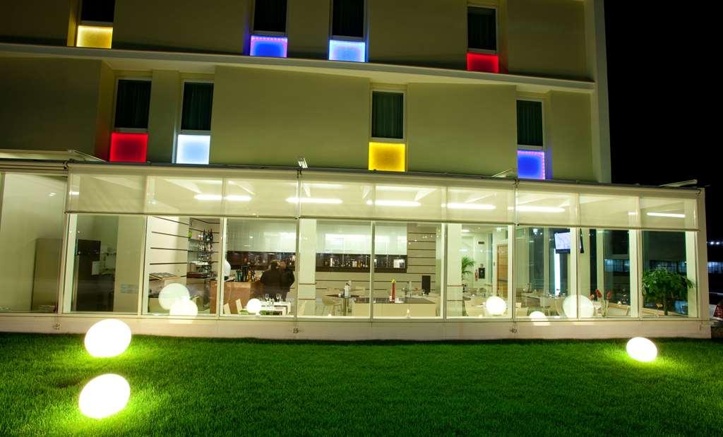 Breaking Business Hotel Mosciano SantʼAngelo Servizi foto